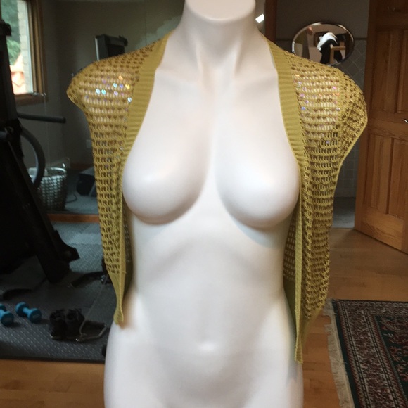 Tops - Beautiful silk crochet top🌟🌷